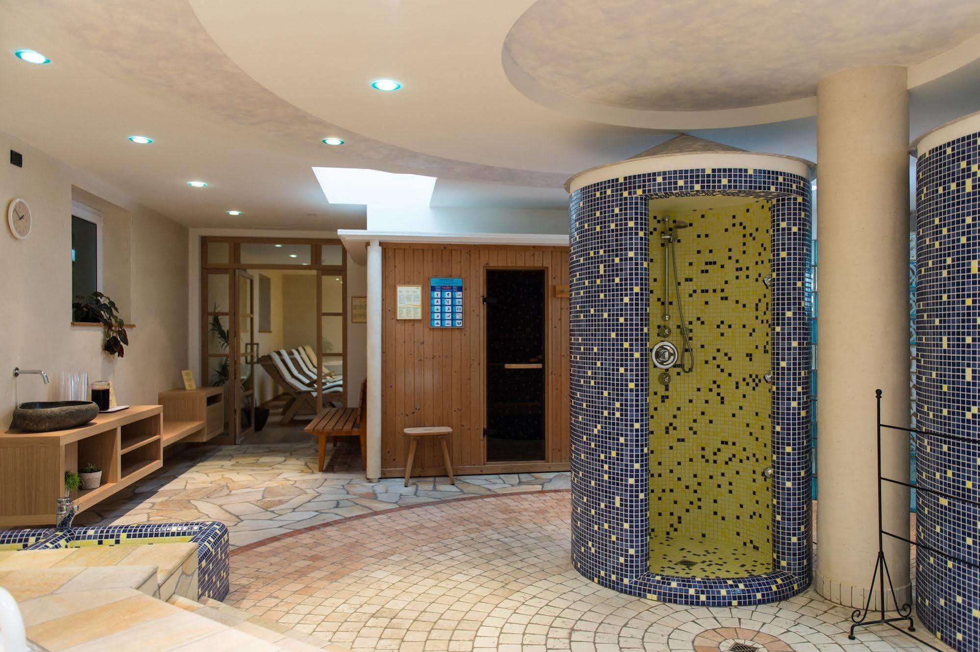 באדיה Hotel Melodia Del Bosco מראה חיצוני תמונה